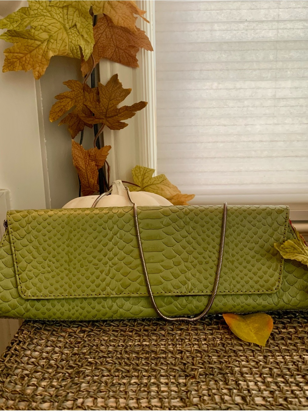 Vintage Valerie Stevens Green SnakeEmbossed Leather Clutch Bag Metallic Chain - Picture 2 of 9